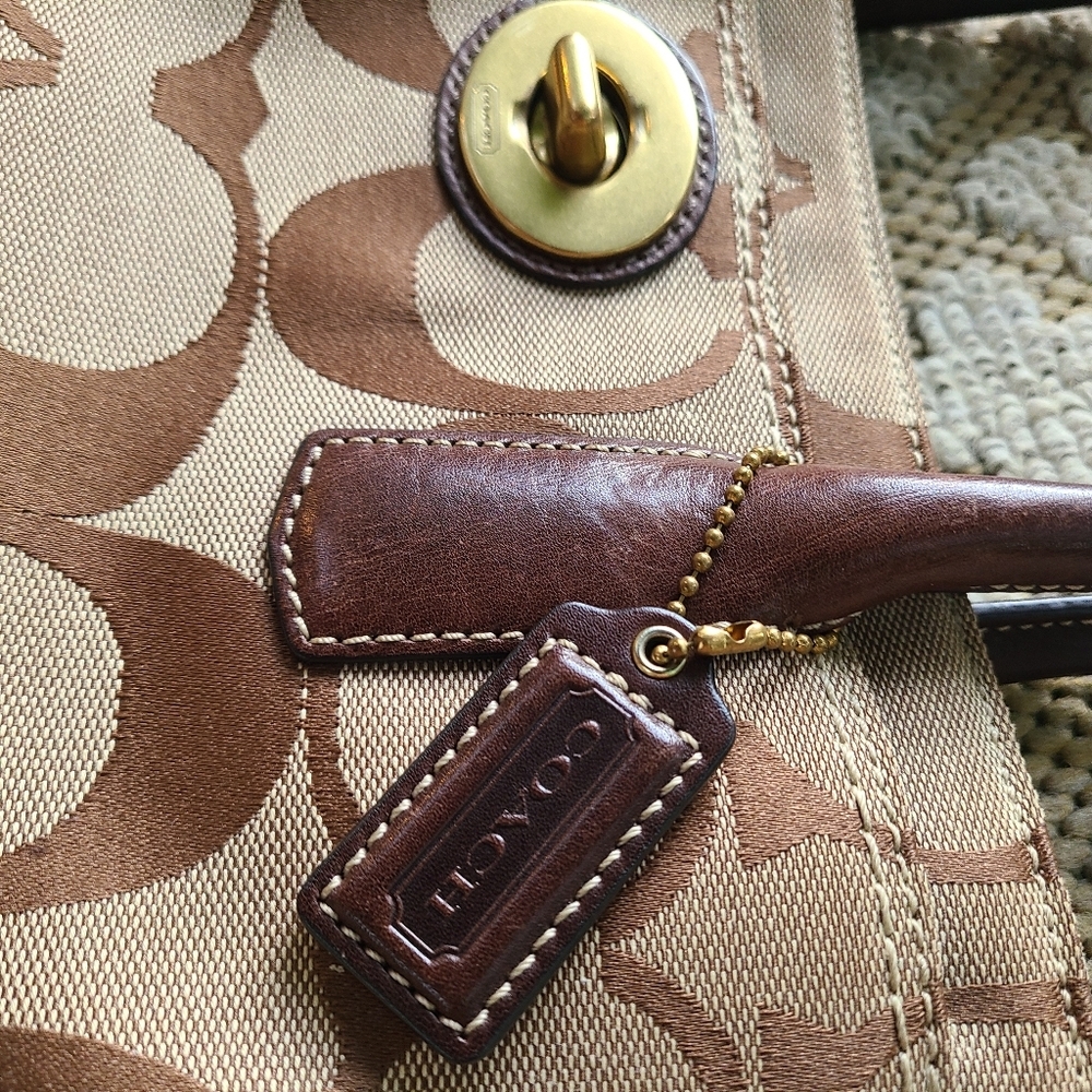 Coach Hamptons Madeline Signature Satchel Bag 12463 - Picture 12 of 16